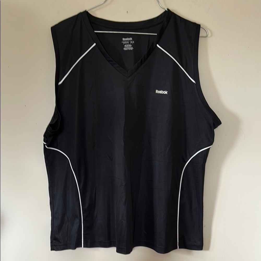 Reebok black sleeveless V-neck athletic top size 2xl like new condition no tags